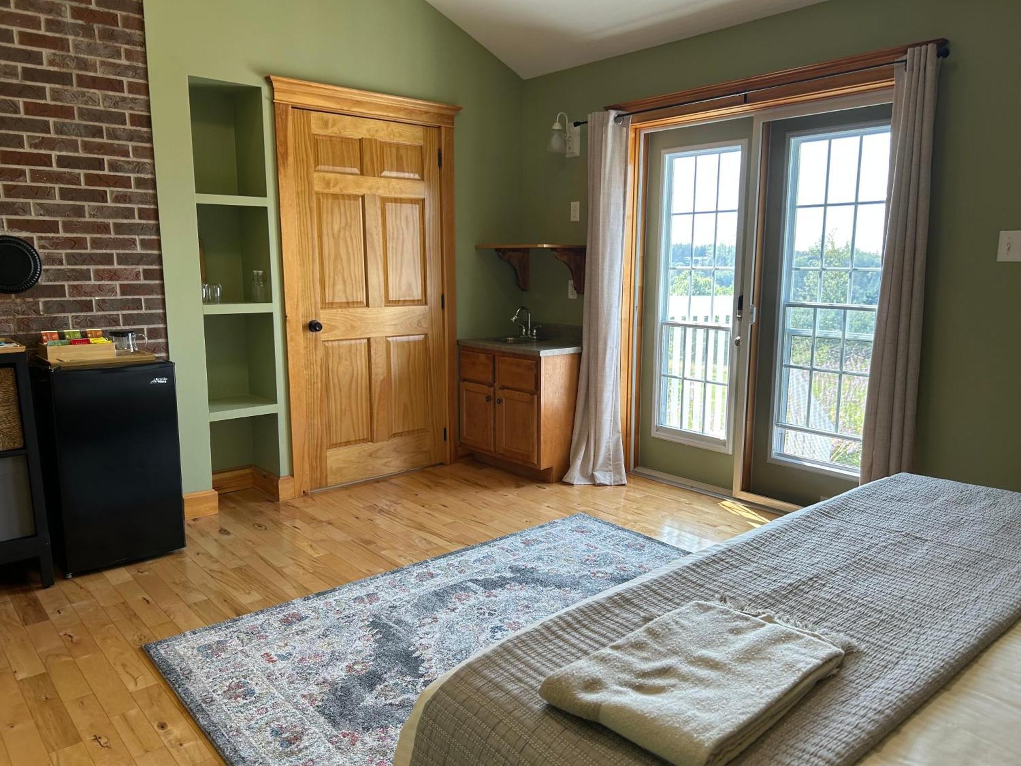Tides Inn Guest Suites Halls Harbour エクステリア 写真