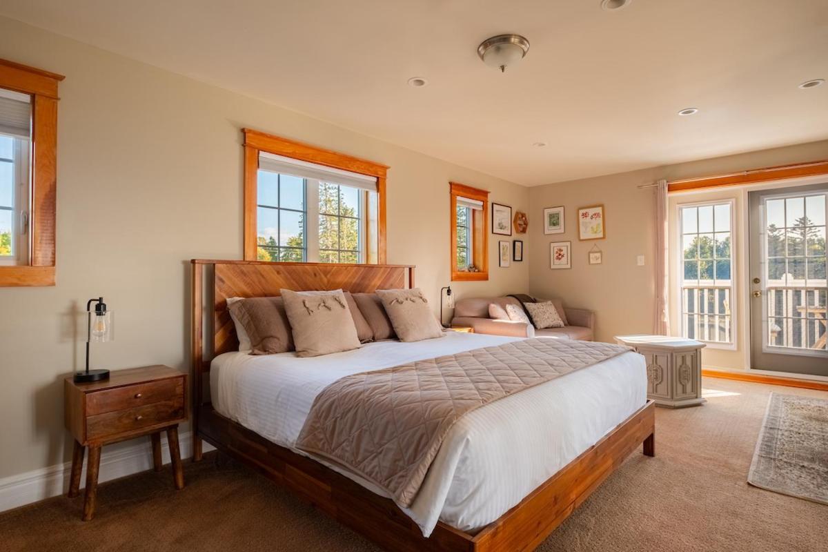 Tides Inn Guest Suites Halls Harbour エクステリア 写真